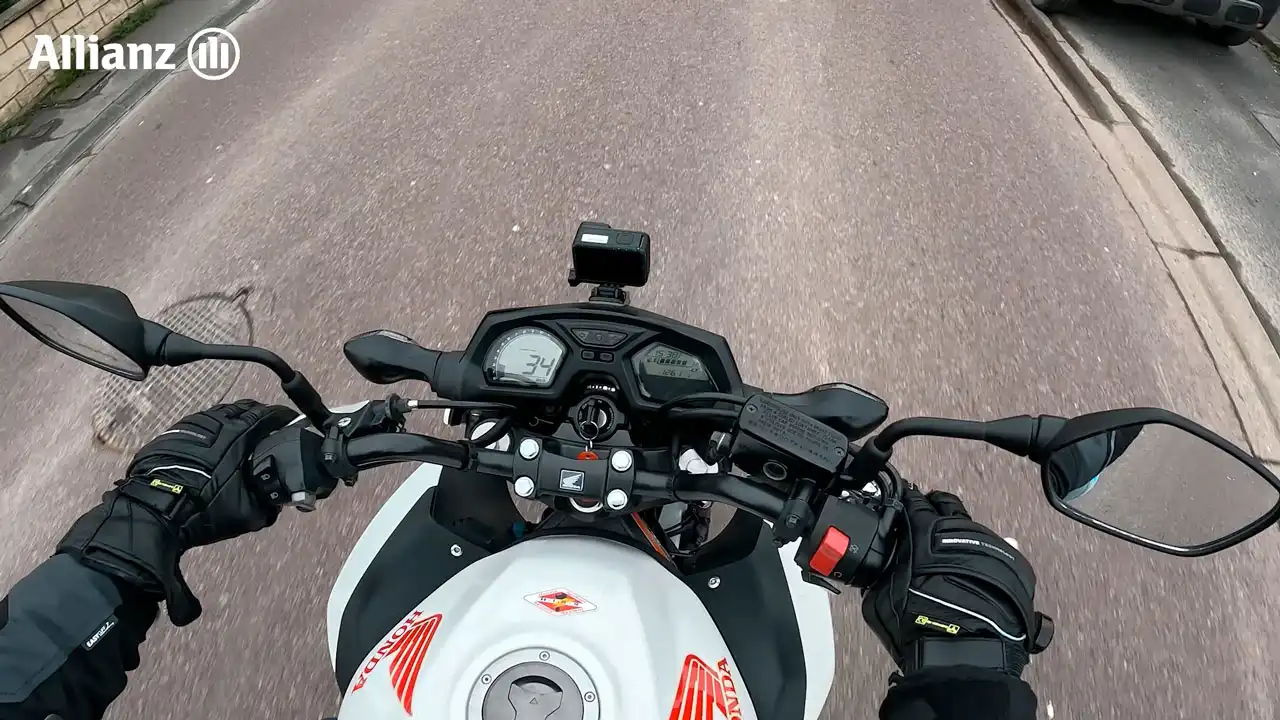 Vidéo de présentation de l'offre d'assurance Allianz destinée aux motards